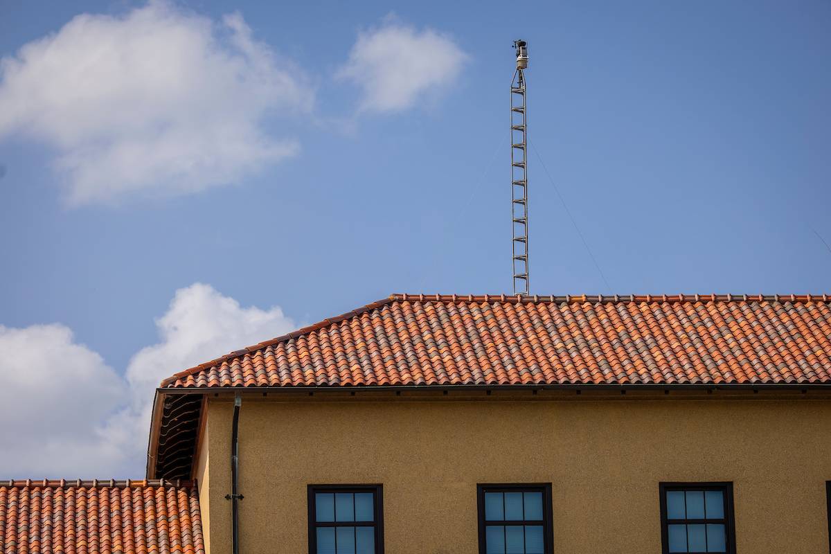 Weather Station on Howe Russell